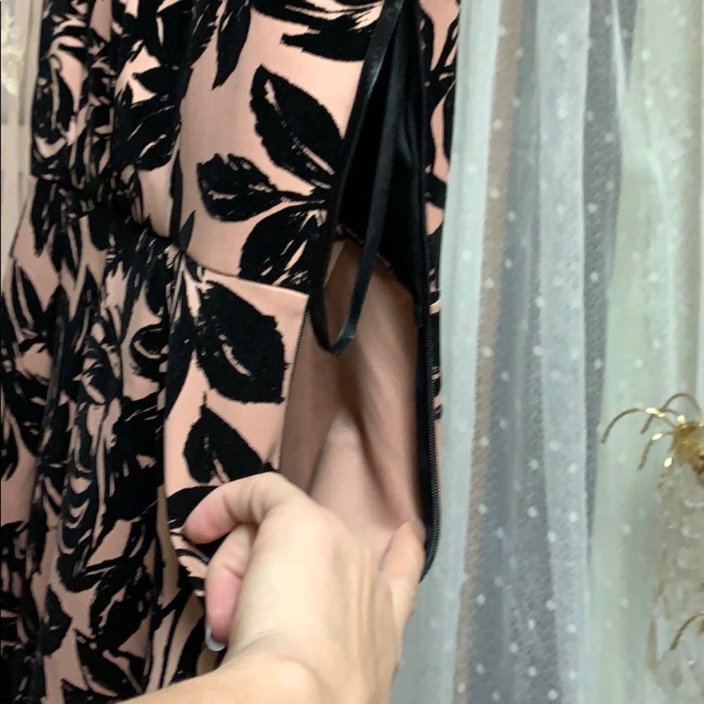 Dress - Picture 6 of 7